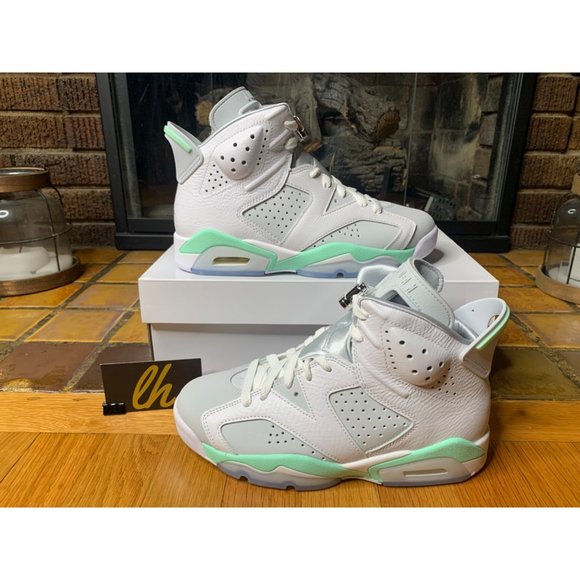 Women’s Sz 8.5 Air Jordan 6 Mint Foam Athletic Sneakers DQ4914-103 - Picture 1 of 6